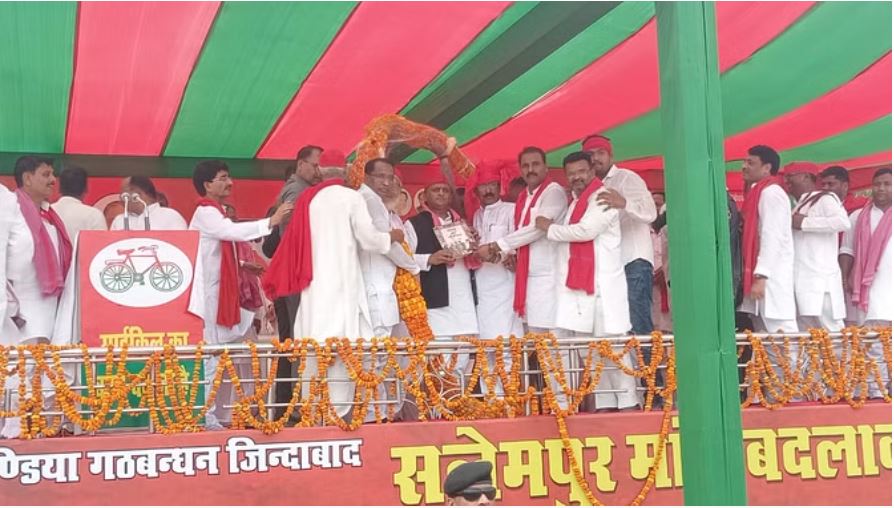 बलिया में अखिलेश यादव ने भाजपा पर कसा सियासी तंज