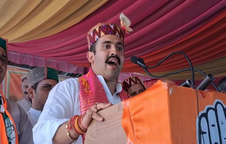 जिन मंदिरों में जा रही हैं कंगना रनौत, उनकी सफाई करवाना जरूरी: विक्रमादित्य