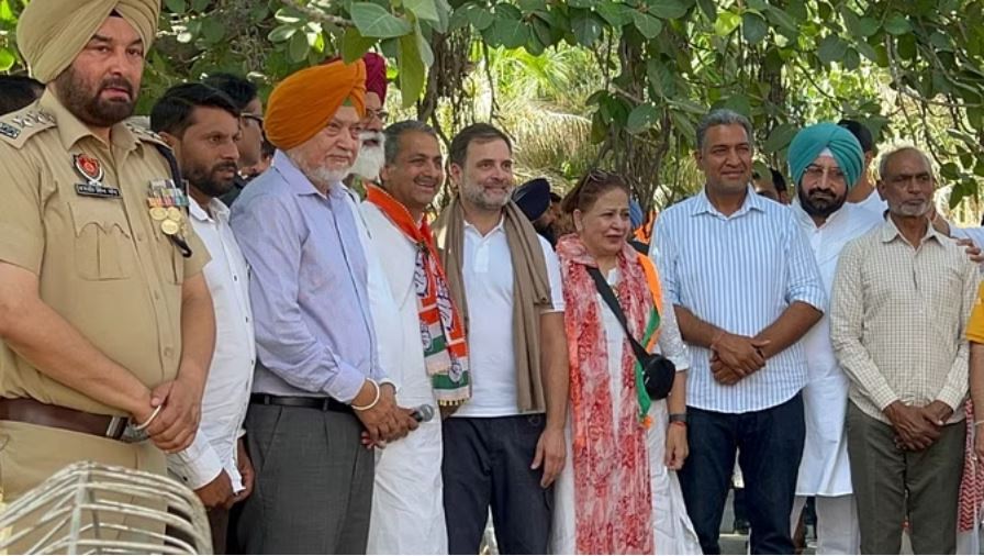 खटकड़कलां पहुंचे राहुल गांधी, कहा-भाजपा संविधान खत्म करना चाहती है