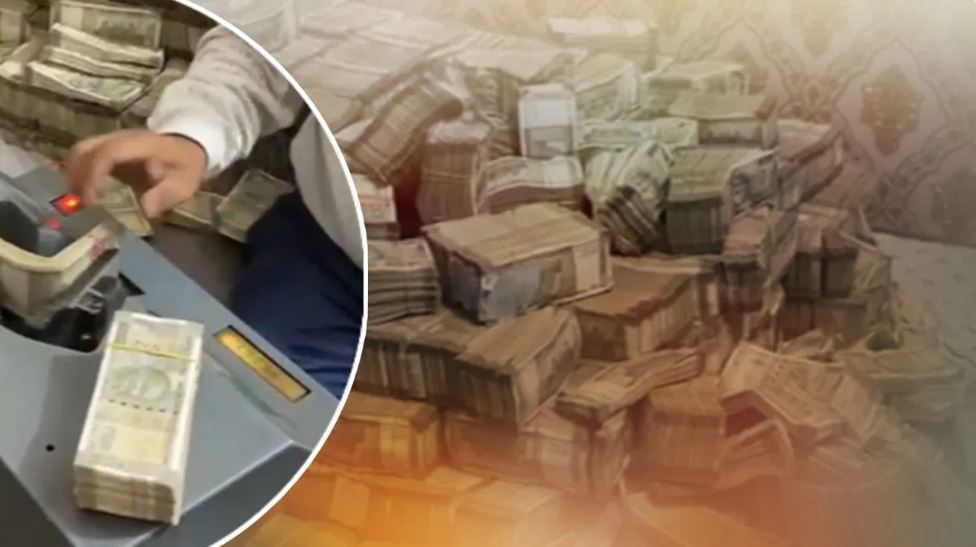 झारखंड ईडी रेड: नोटों से भरे 4 बैग, पेन ड्राइव और दस्तावेज लेकर निकली टीम