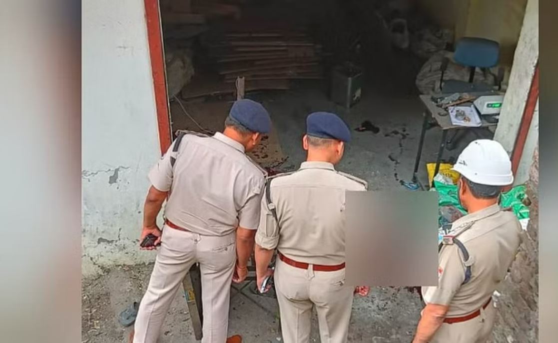 देहरादून: कबाड़ी की दुकान में बम फटने से हुआ धमाका, आठ लोग गंभीर घायल
