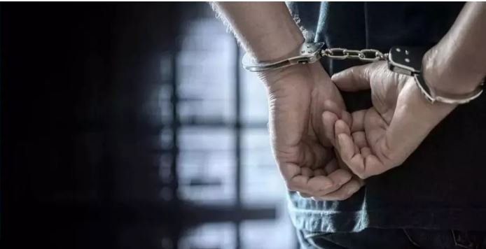 भाजपा प्रत्याशी पर पुलिस का बड़ा एक्शन, पोलिंग बूथ पर ये हरकत पड़ी भारी