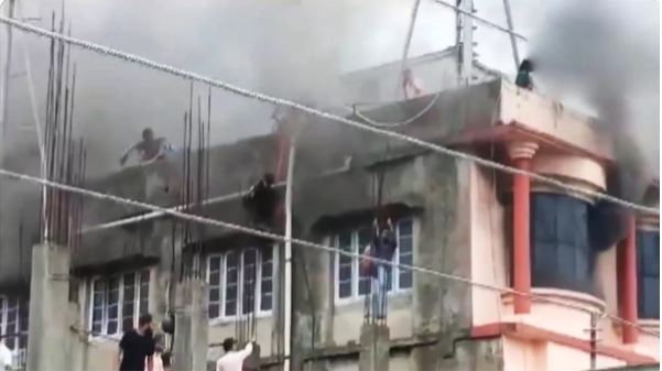 असम के सिलचर के कंप्यूटर इंस्टीट्यूट में भीषण आग, बच्‍चों ने बाहर कूदकर बचाई जान