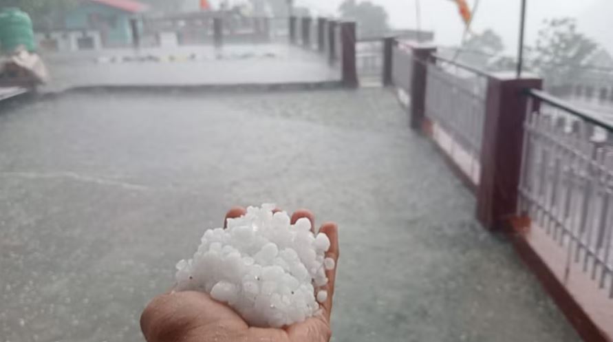 दोपहर बाद बदला मौसम, उत्तरकाशी में झमाझम बारिश और ओलावृष्टि