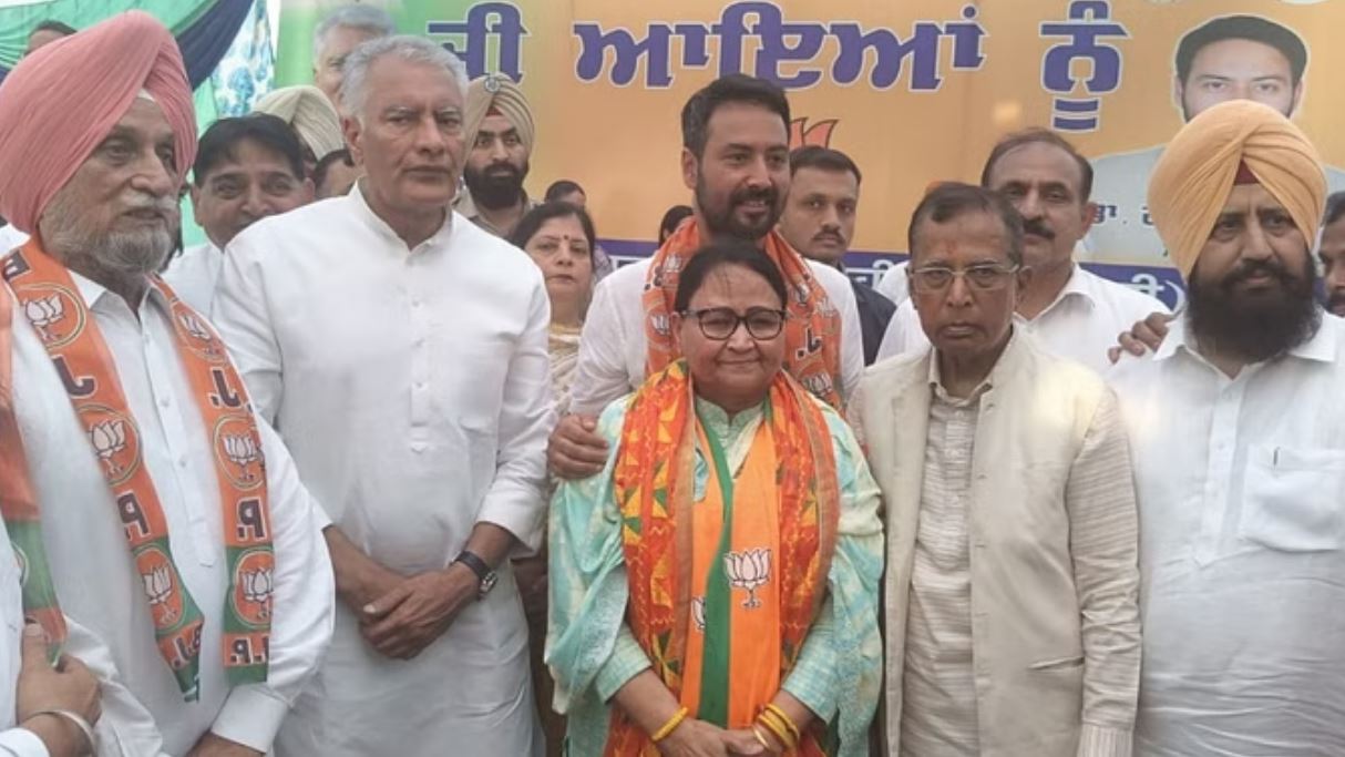 अकाली दल को झटका, पूर्व विधायक सुखजीत कौर साही ने थामा भाजपा का दामन