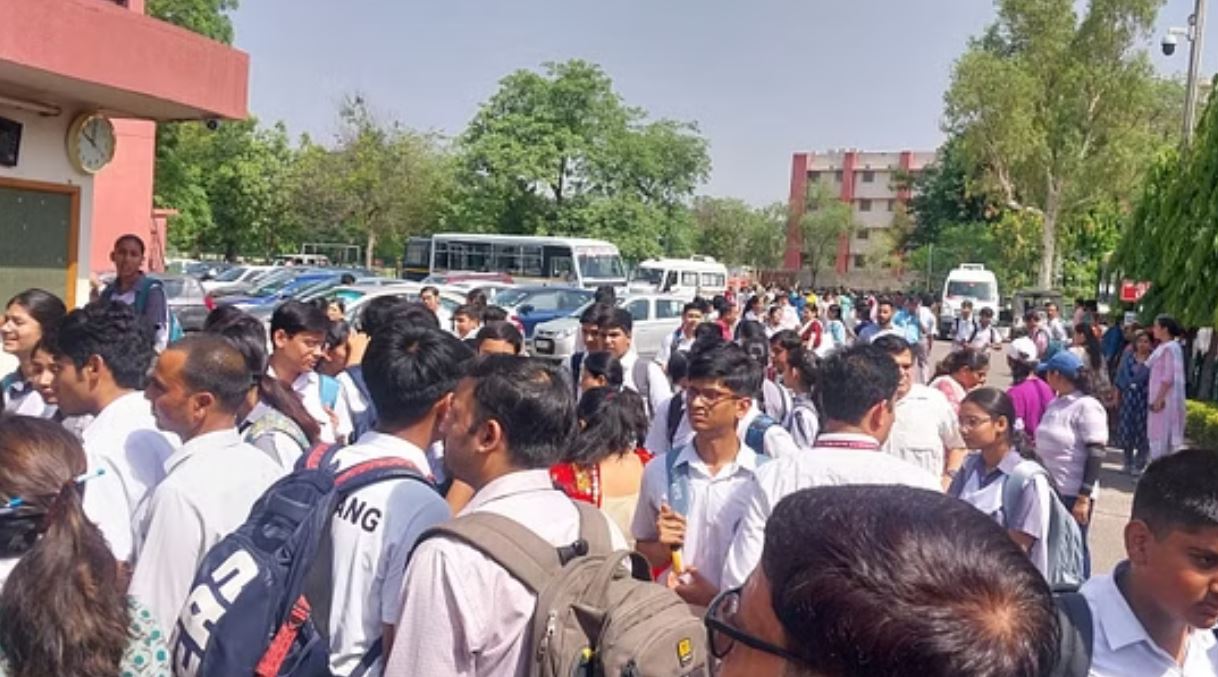 नोएडा के बाद जयपुर के स्कूलों को बम से उड़ाने की धमकी