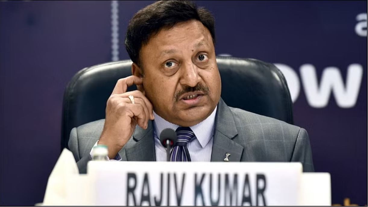 'सियासी बयानवीरों' को ईसी की हिदायत: विभाजनकारी बयानों से सामाजिक सौहार्द न बिगाड़ें