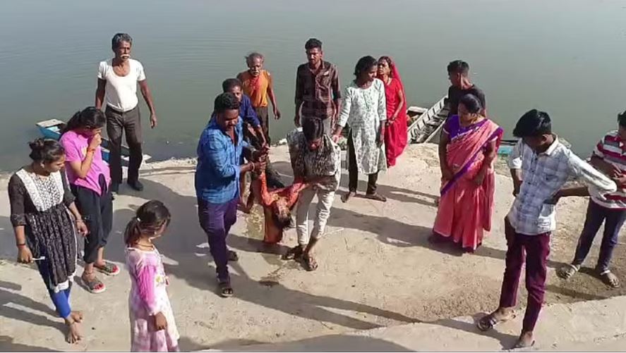 हटा में बिन मां-बाप की बेटी ने सुनार नदी में कूदकर किया आत्महत्या का प्रयास