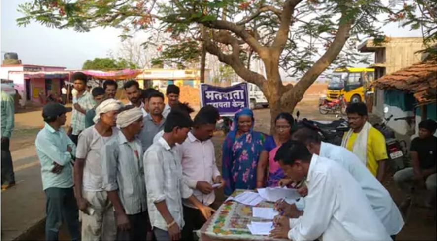 बैतूल लोकसभा सीट पर दोबारा मतदान, चार बूथ पर सुबह से लगी लाइनें