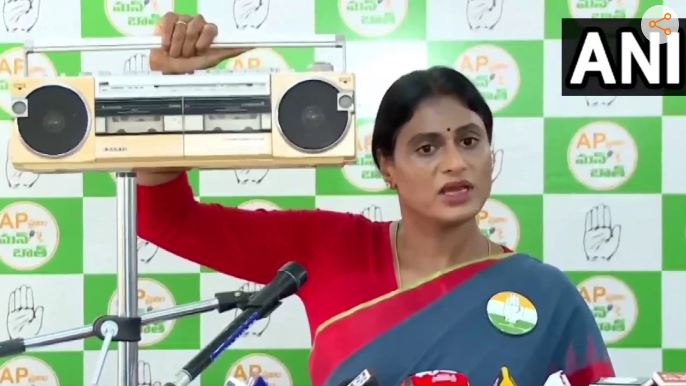 वाईएस शर्मीला ने पीएम मोदी को भेजा रेडियो संदेश, राज्य को धोखा देने का लगाया आरोप