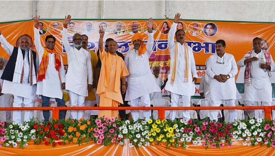 माफिया के खत्म हो जाने से यूपी में बढ़ा निवेश- गाजीपुर में गरजे योगी