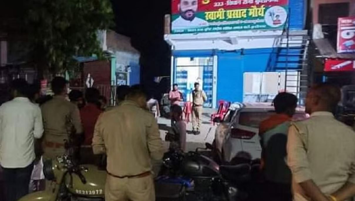 यूपी: स्वामी प्रसाद मौर्य के कार्यालय में तोड़फोड़-फायरिंग का आरोप