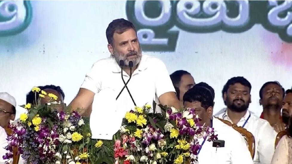 तेलंगाना की रैली में राहुल गांधी ने बीजेपी पर बोला हमला