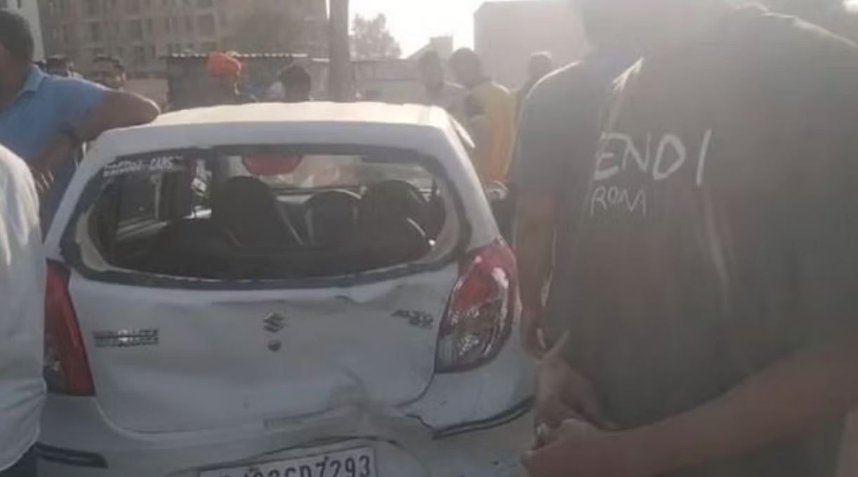 जयपुर: स्कूटी को टक्कर मारते हुए दूसरी गाड़ी में जा भिड़ी बेकाबू कार, दो घायल