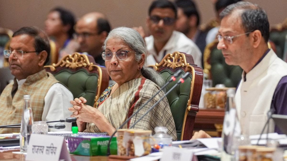 दूध के डिब्बों पर 12% जीएसटी, प्लेटफार्म टिकट पर टैक्स में छूट