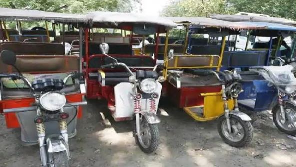 ग्वालियर में हिरासत में लिए गए ई-रिक्शा चालक को पिलाया पेशाब