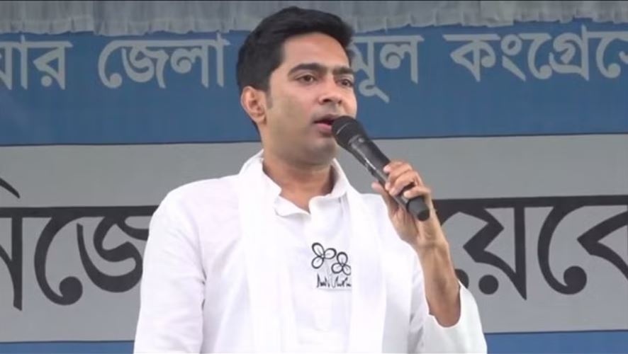 इलाज के लिए अभिषेक बनर्जी ले रहे हैं राजनीति से 'छोटा ब्रेक', सोशल मीडिया पर की घोषणा