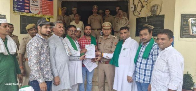 मुजफ्फरनगरः भाकियू तोमर ने किसानों पर फर्जी मुकदमों के विरोध में छपार थाने पर किया प्रदर्शन