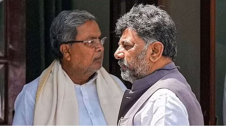 कर्नाटक: वोक्कालिगा महंत ने सिद्धरमैया से पद छोड़ने की अपील की