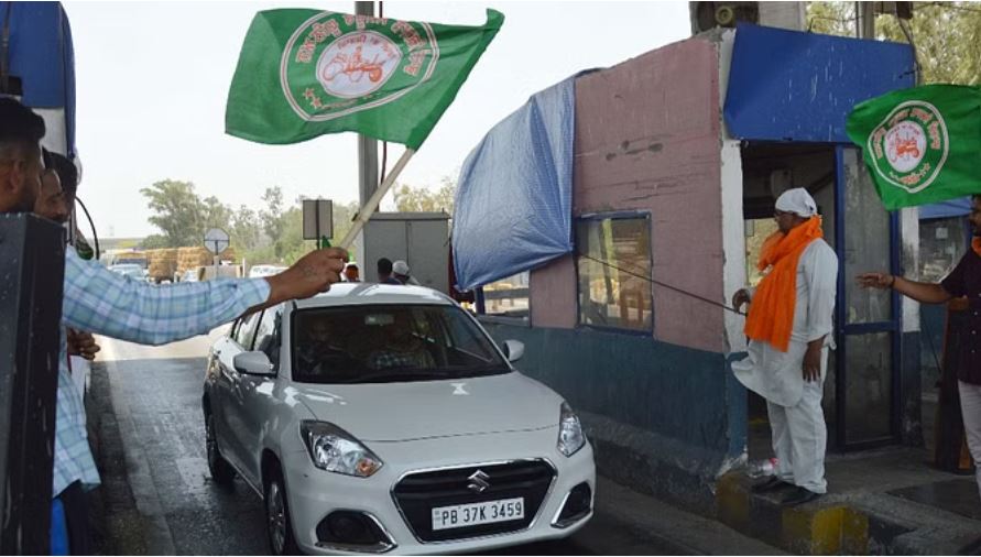 लाडोवाल टोल प्लाजा पर बैठे किसानों का अल्टीमेटम, तीस जून तक नहीं हुई सुनवाई तो जड़ेंगे ताले
