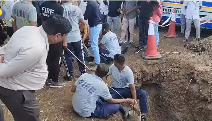 अमरेली के गांव में 50 फीट गहरे बोरवेल में गिरी दुधमुंही बच्ची