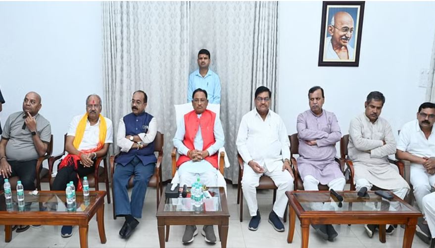 बलौदाबाजार घटना: सीएम विष्णुदेव साय ने ली सतनामी समाज की बैठक