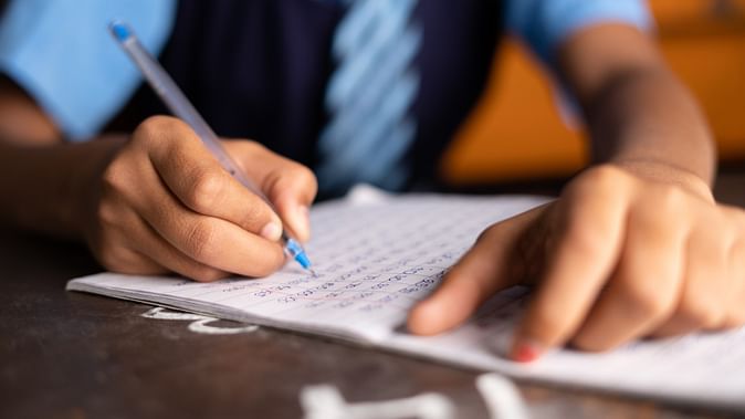 सीबीएसई: बोर्ड को छात्रों के थ्योरी और प्रैक्टिकल अंकों में मिला काफी अंतर, स्कूलों से ये कदम उठाने को कहा