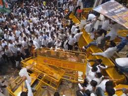 नीट: एनटीए के दफ्तर में घुसे एनएसयूआई कार्यकर्ता, पुलिस ने किया लाठीचार्ज