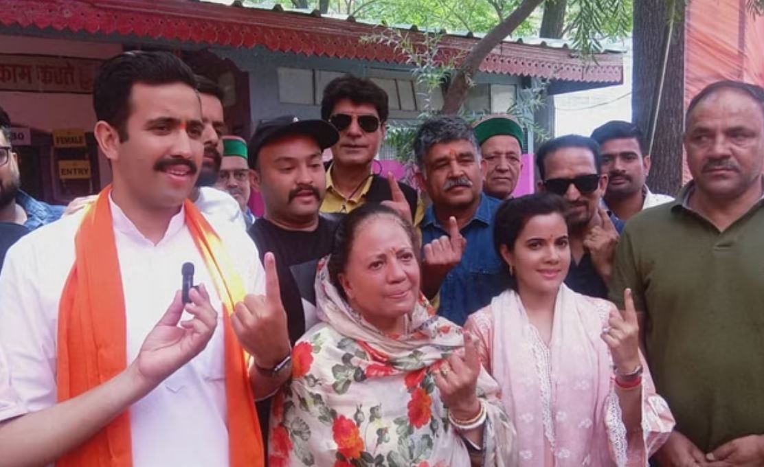 हिमाचल में अनुराग ठाकुर, कंगना रनौत और मुख्यमंत्री सुक्खू ने डाला वोट