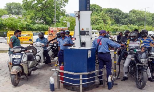 चुनाव खत्म होते ही महंगाई की मार! कांग्रेस शासित इस राज्य ने बढ़ाए पेट्रोल और डीजल के दाम