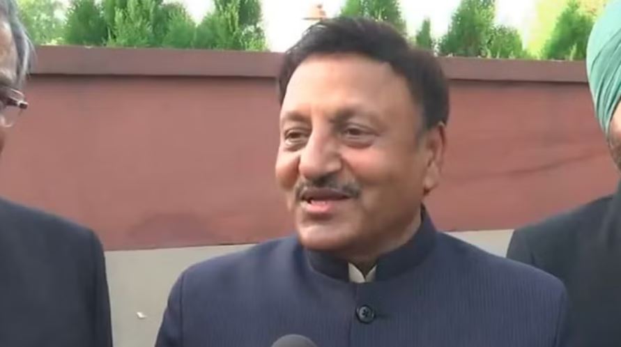 फिर गाली खाएगी, शायद गलत मुहूर्त में जन्म हुआ, ईवीएम को लेकर  बोले राजीव कुमार