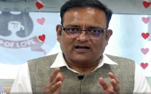 केजरीवाल सरकार के मंत्री रहे राज कुमार आनंद की चली गई विधायकी, 'झाड़ू' छोड़ 'हाथी' पर हुए थे सवार