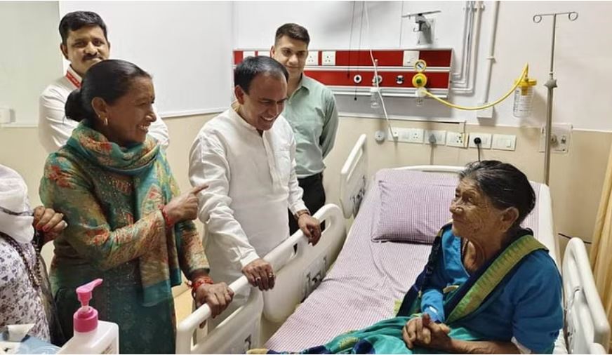 योगी आदित्यनाथ की मां फिर से एम्स में भर्ती, जांच में जुटी डाॅक्टरों की टीम