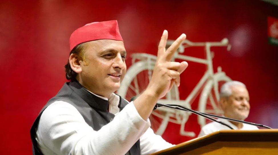 यूपी में जीत से उत्साहित सपा, 2027 के लिए अखिलेश ने दिया 300 पार का नारा