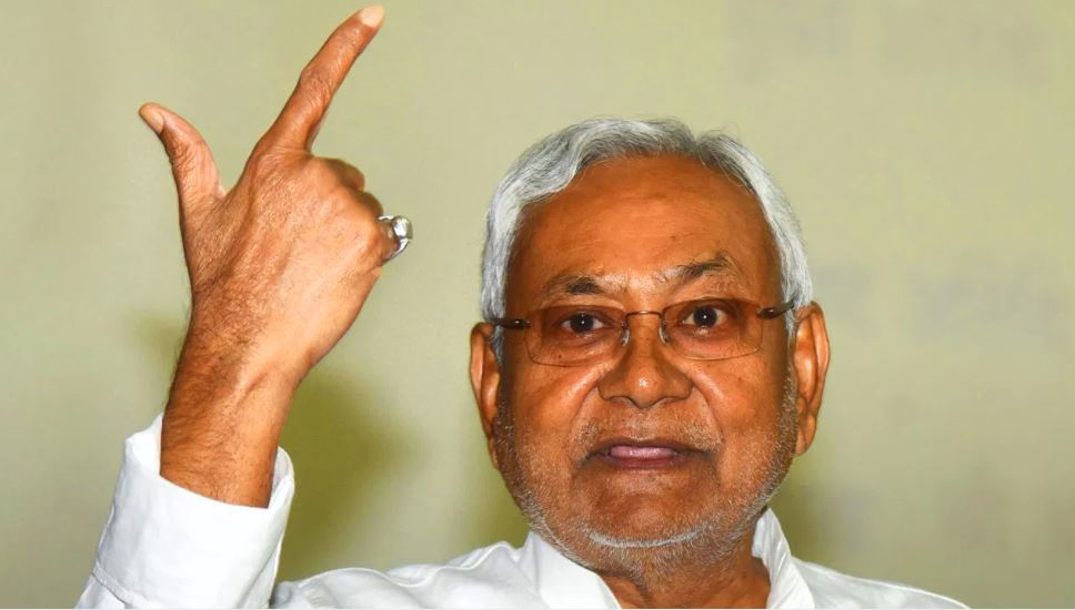 पीएम से मुलाकात और अमित शाह से सिर्फ फोन पर बात, नीतीश अब लौटेंगे पटना