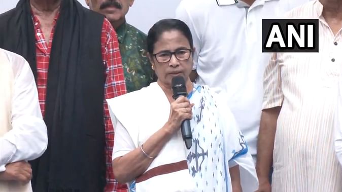 ममता बोलीं- प्रधानमंत्री के शपथ ग्रहण का न्योता नहीं मिला, जाने का इरादा भी नहीं