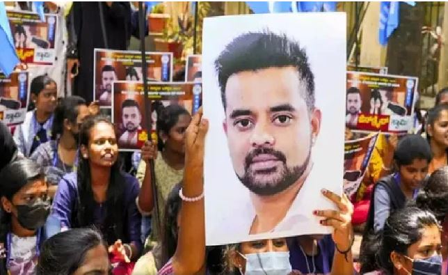 कर्नाटक से कांग्रेस का खुला खाता, प्रज्वल रेवन्ना 44000 वोट से हारे