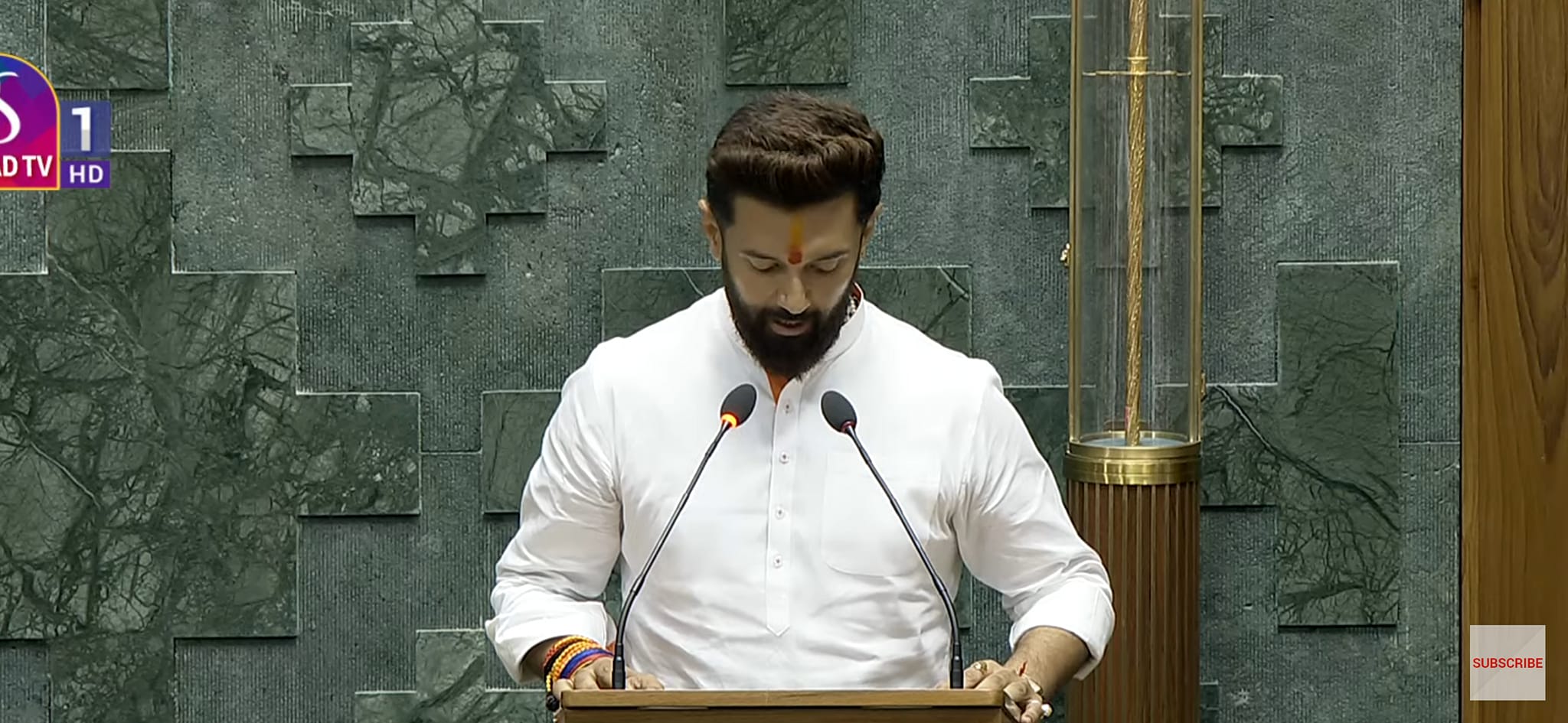 शपथ लेते ही पासवान ने किया पीएम मोदी को नमस्कार, अखिलेश-राहुल दिखे संग-संग