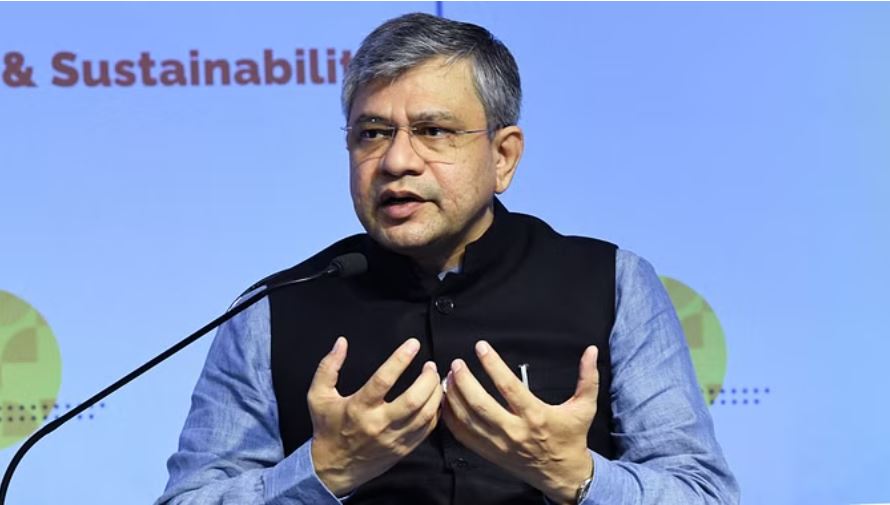 भारतीय रेलवे: रेल मंत्री अश्विनी वैष्णव ने की 'कवच 4.0' की समीक्षा