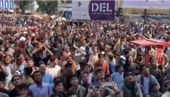 टी20 वर्ल्ड कप: ऐतिहासिक जीत के बाद अफगानिस्तान की सड़कों पर जनसैलाब