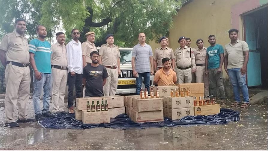 कोरबा: अंतरराज्यीय शराब तस्कर गिरफ्तार, भारी मात्रा में अंग्रेजी शराब जब्त