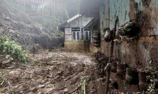 उत्तरी सिक्किम में भारी बारिश के बीच भूस्खलन से नौ लोगों की मौत