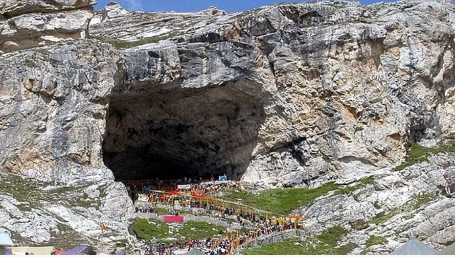 बाबा बर्फानी के दर्शन आज, बालटाल से तीर्थयात्रियों का पहला जत्था पवित्र गुफा के लिए रवाना