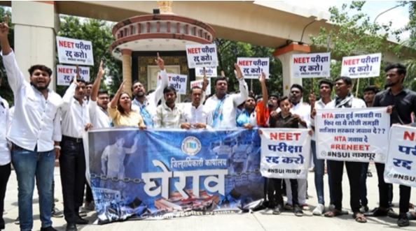 पेपर लीक विवाद के बीच शिक्षा मंत्रालय ने किया हाई लेवल कमेटी का गठन