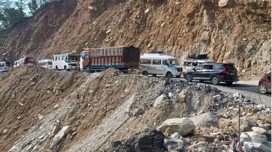 बदरीनाथ समेत तीन हाईवे पर रात नौ से सुबह चार बजे तक नहीं चलेंगे यात्री वाहन