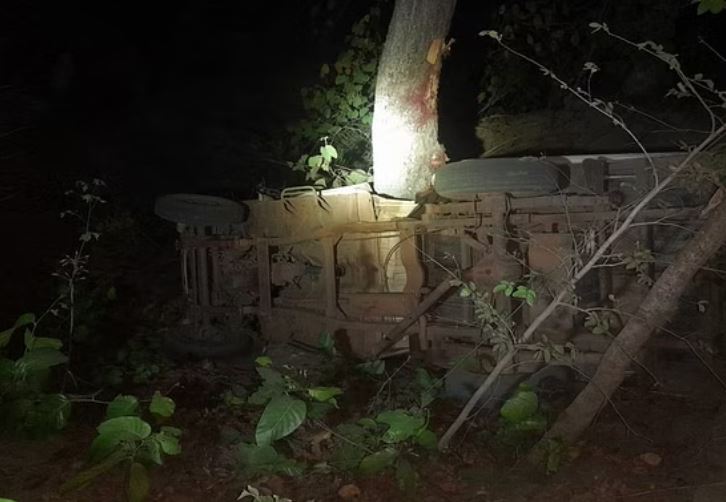 छत्तीसगढ़ सशस्त्र बल के दो सुरक्षाकर्मियों की सड़क हादसे में मौत और एक घायल