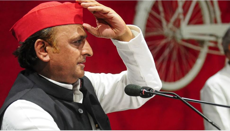 पाला बदलने वाले विधायकों के खिलाफ करेंगे कार्रवाई: अखिलेश