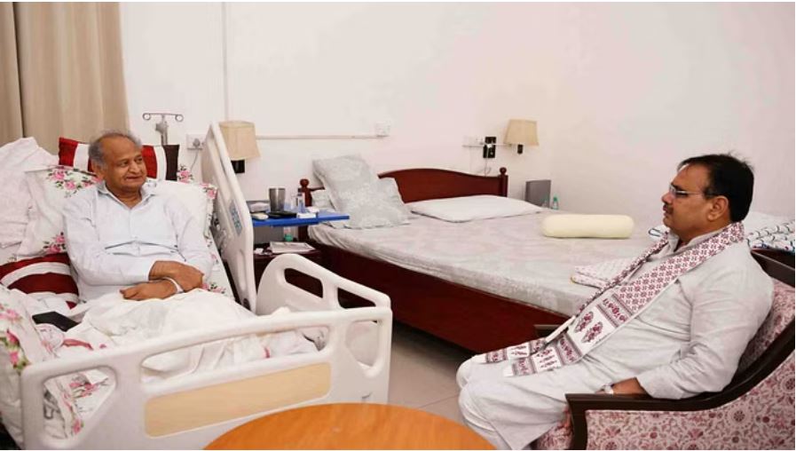 जयपुर: पूर्व सीएम गहलोत का हाल जानने पहुंचे मुख्यमंत्री भजनलाल