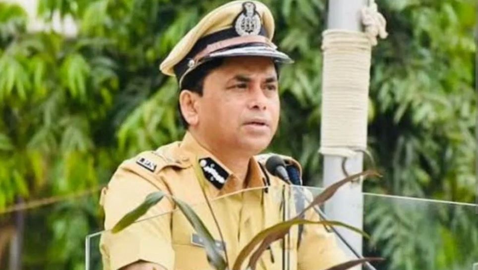 मुंबई: होर्डिंग हादसे की जांच में दोषी पाए गए एडीजी खालिद, सस्पेंड