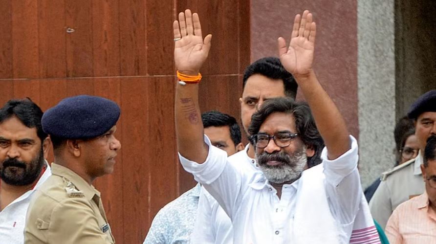 झामुमो कार्यकर्ताओं की बैठक में गरजे हेमंत सोरेन, 'षड्यंत्र रचने वालों को देंगे करारा जवाब'